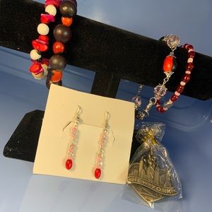 bundle of 6  jewelry items